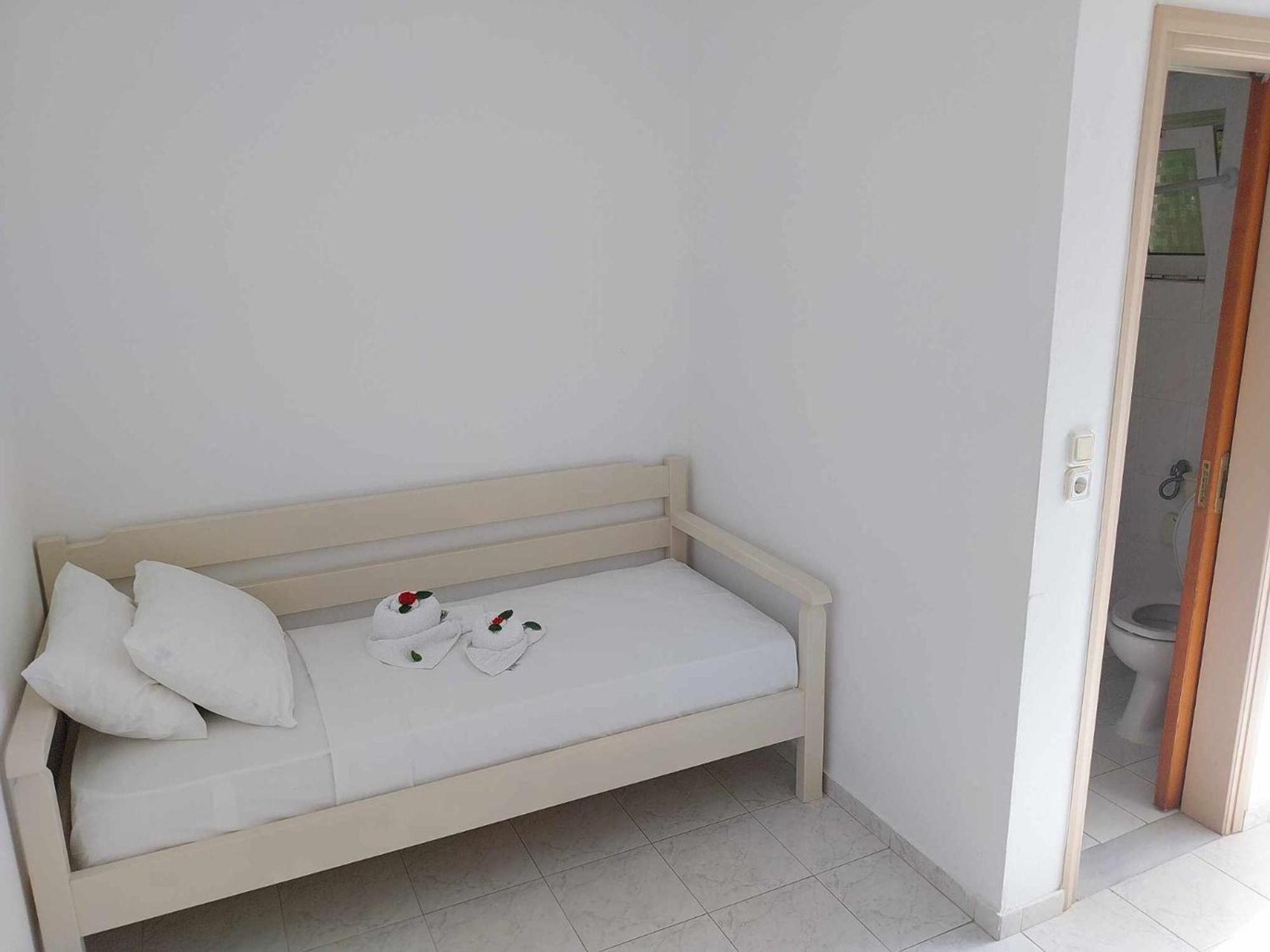 Litinas Apartments With Pool Agia Marina Exterior foto
