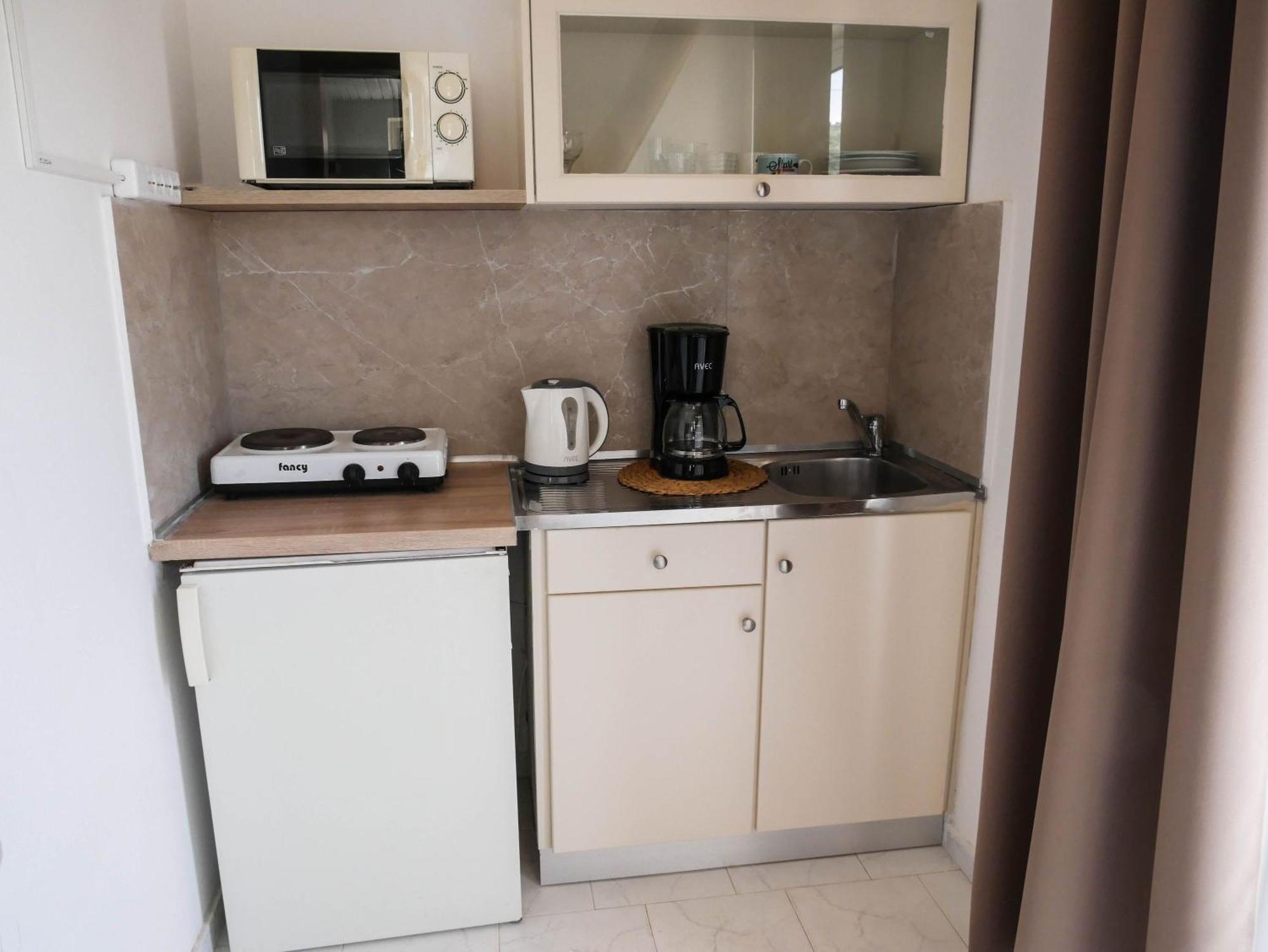 Litinas Apartments With Pool Agia Marina Exterior foto